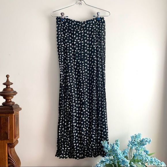 Bird Pattern Buttoned‎ Midi Skirt - Picture 1 of 8